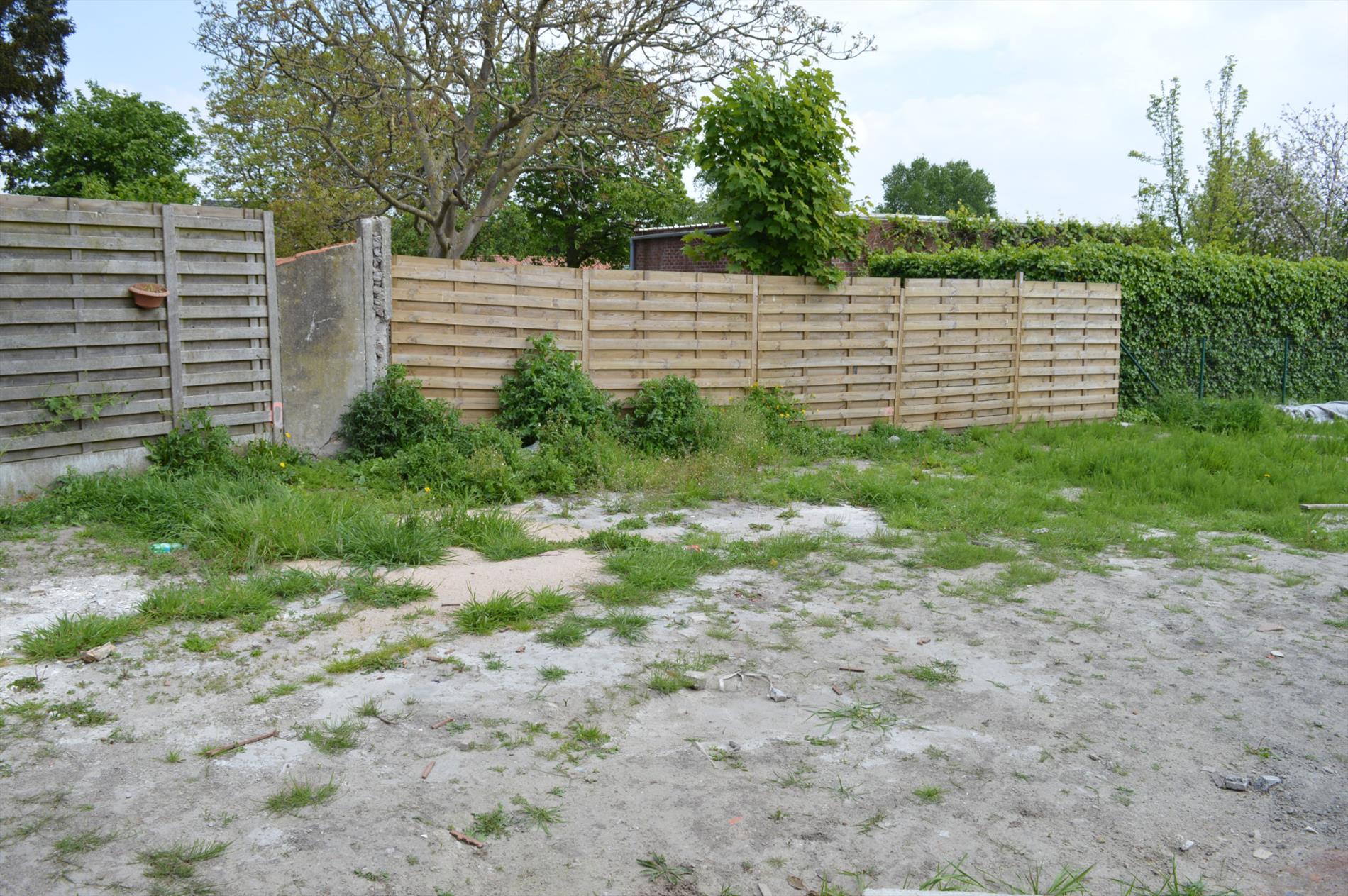 Nieuwbouwwoning te Zevekote met tuin en garage 