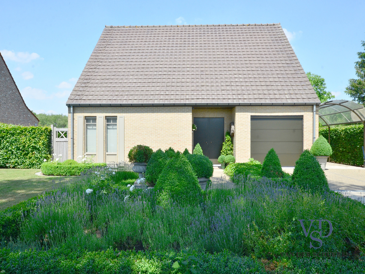 Ruime, tijdloze villa. Uitstekende ligging. 