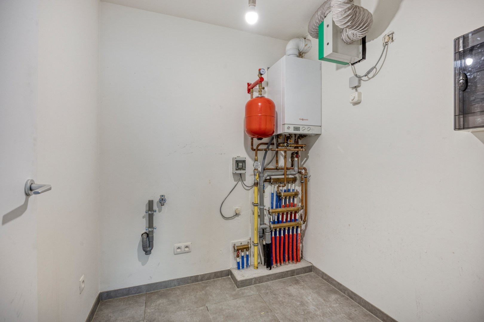 Energiezuinig appartement met 3 slpk., kelderberging en ondergrondse staanplaats in centrum Leopoldsburg 