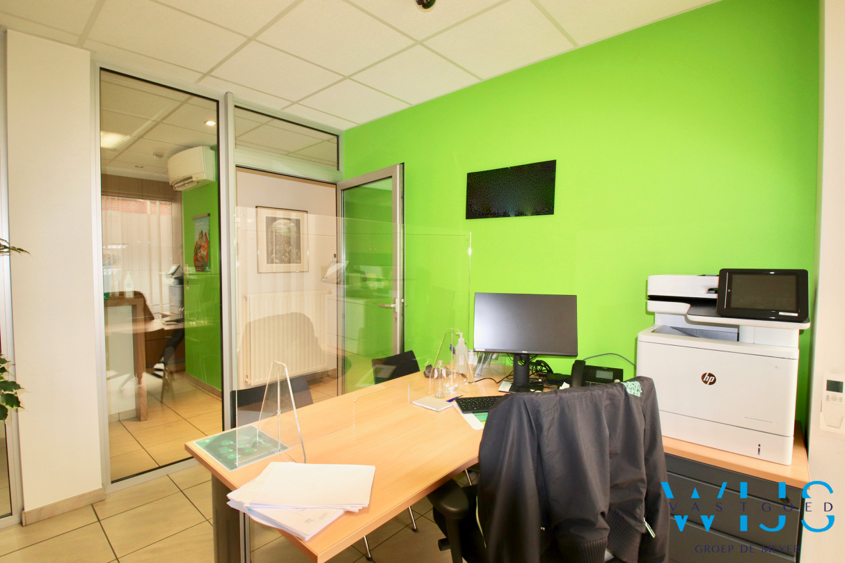 Zeer goed gelegen kantoor te CENTRUM ERTVELDE ! 