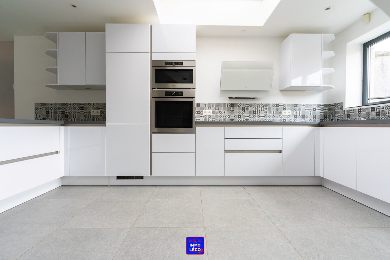 3 façades moderne avec garage, jardin, grand parking privé, COUP DE COEUR ! 