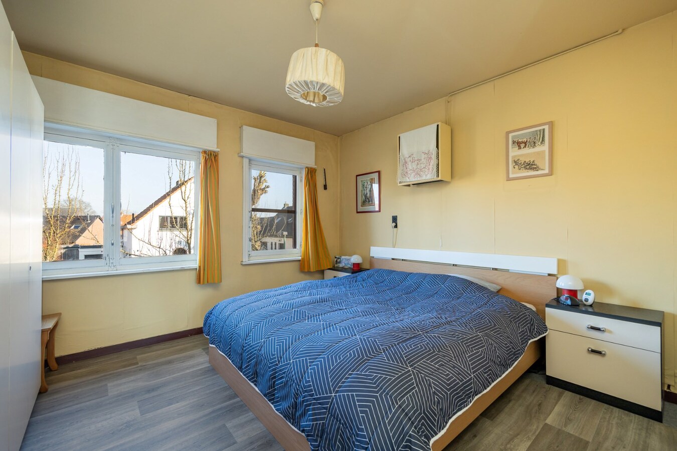 Ruime half-open bebouwing met 5 slaapkamers op toplocatie 