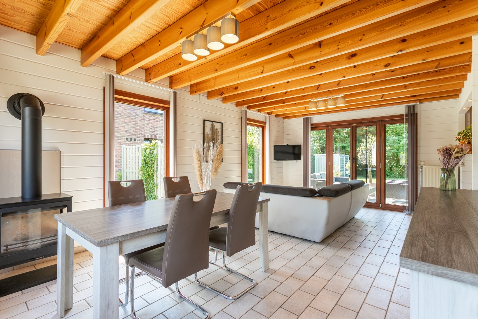 Verzorgde 4-gevelwoning met 2 slpk en garage te Halle op 6a74ca 