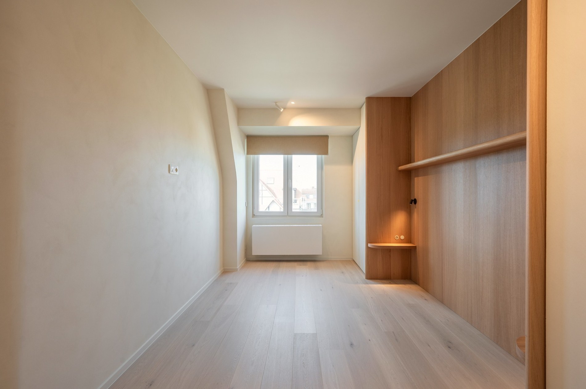 Klassevol appartement gelegen in een charmante villaresidentie in het Zoute. 