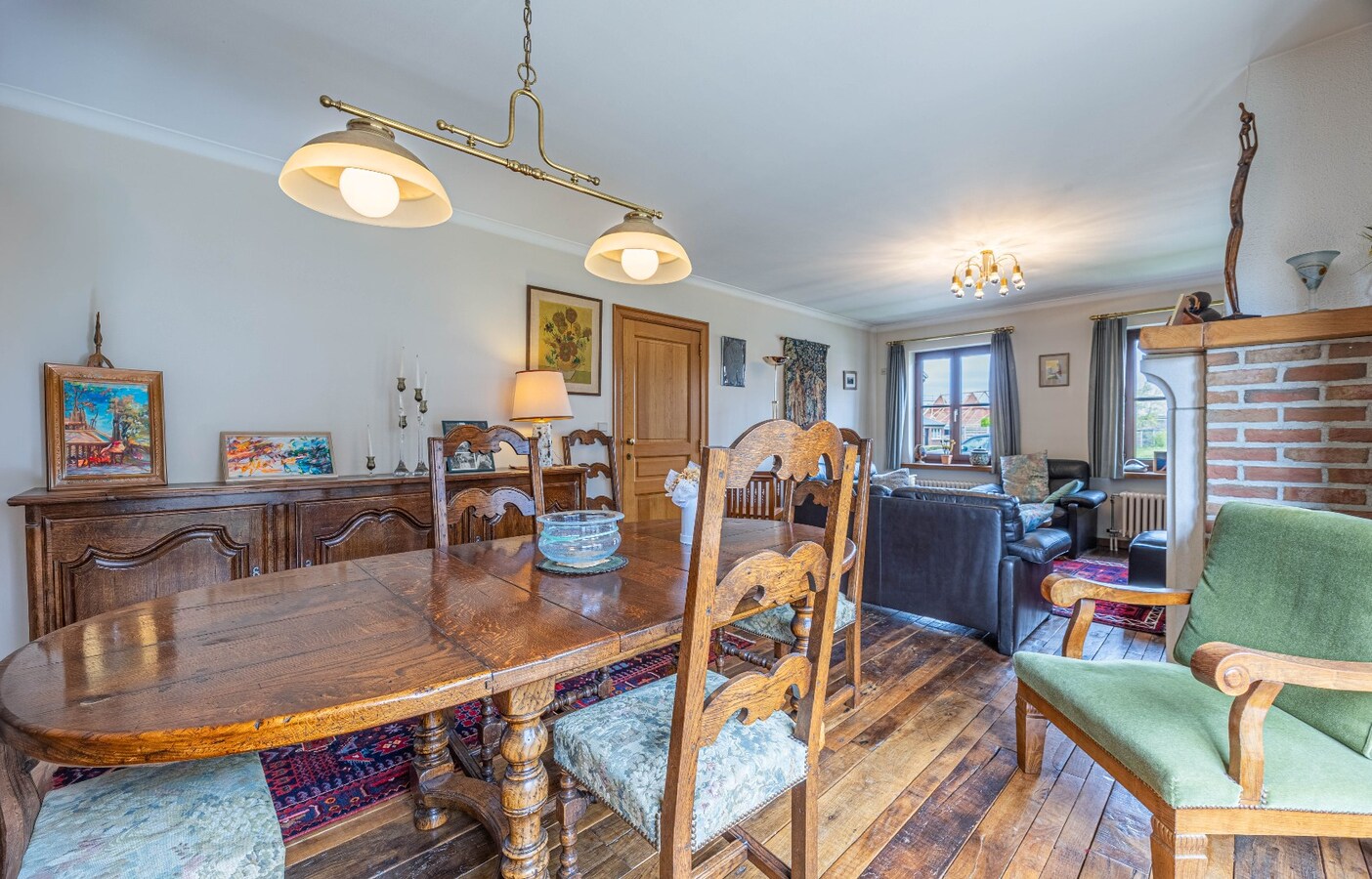 Charmante en solide villa met zonnige tuin in het hart van Zwevezele 