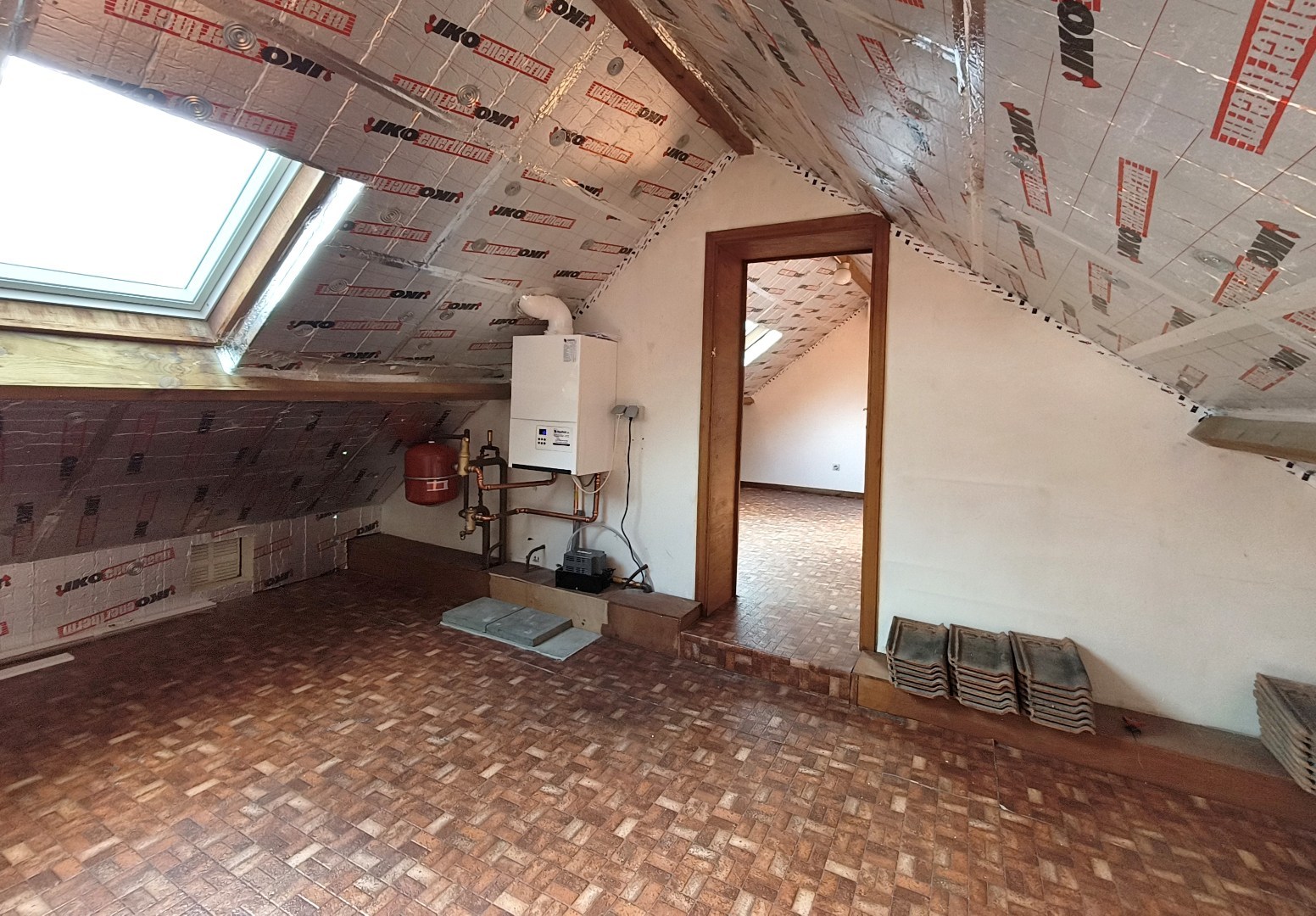MOOIE WONING MET GARAGE EN TUINTJE 