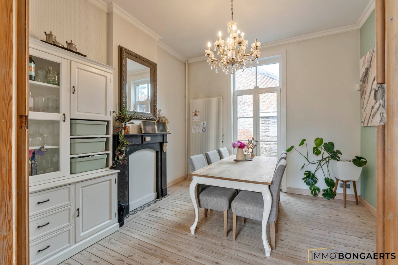 Karaktervolle woning met 4 slaapkamers, tuin en garage. 