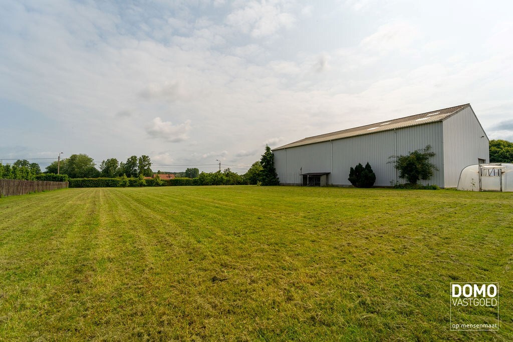 UNIEKE WONING MET 2 RUIME LOODSEN OP PERCEEL VAN 58A49CA 