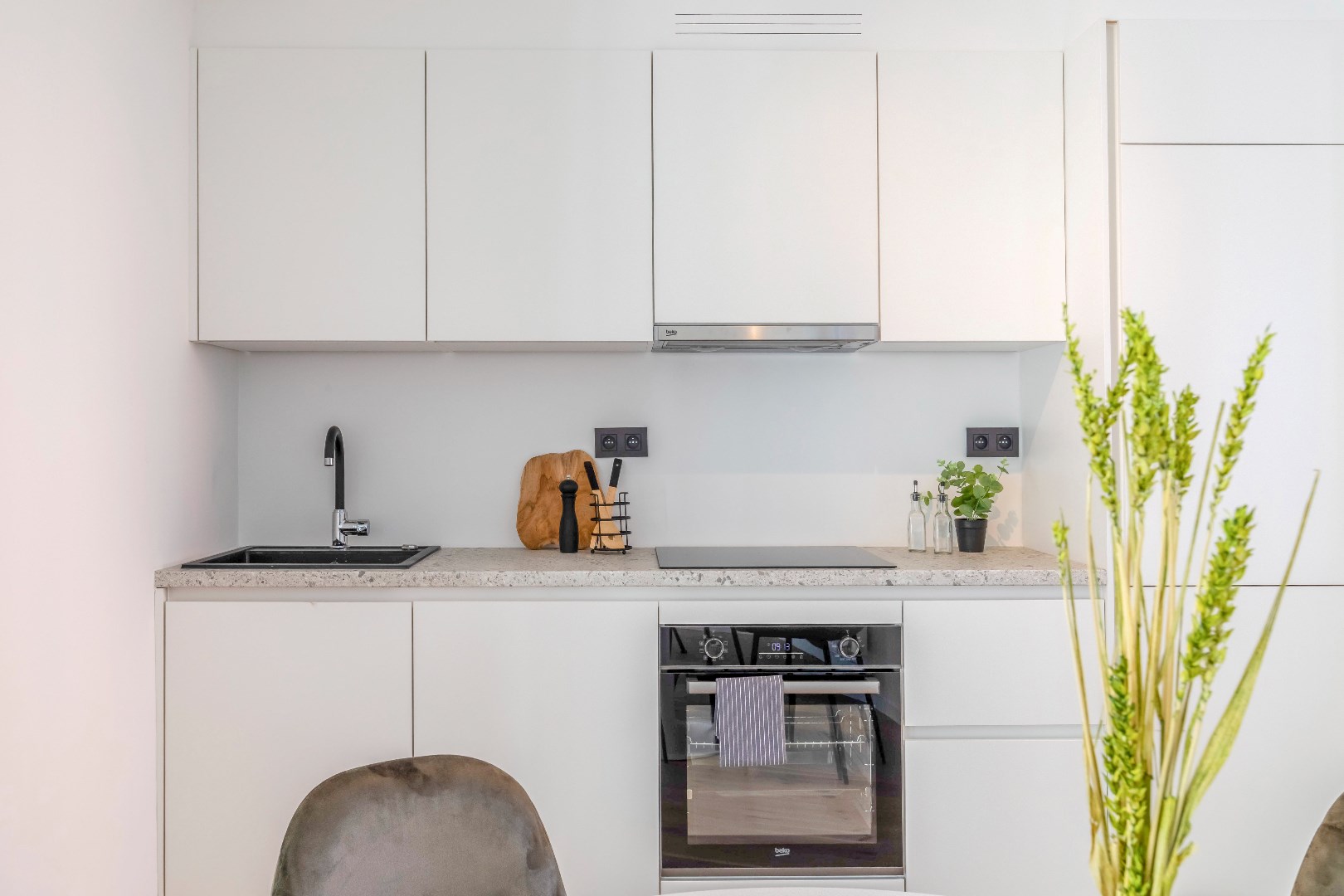 Knap instapklaar duplex app. met fietsenberging nabij het UZ 