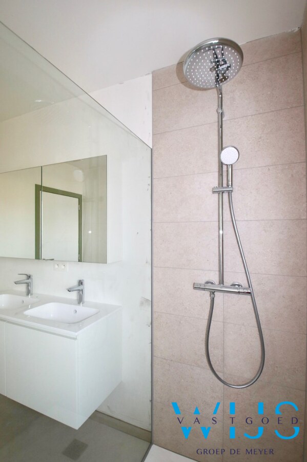 Nieuwbouw met 3 slaapkamers &amp; tuin te KLUIZEN ! 