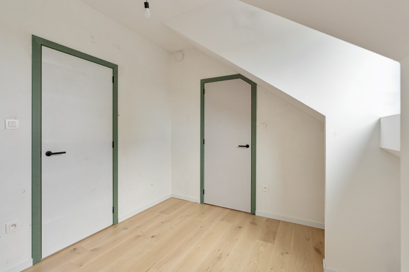 Exclusieve woning in volledig heropgebouwde hoeve op een perceel van 4a60ca! 