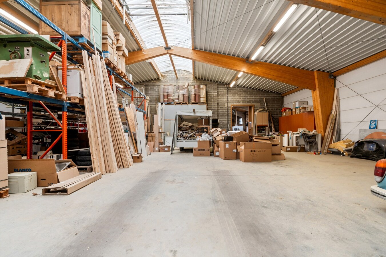 Veelzijdige bedrijfssite (4.082 m²) met 850 m² magazijn 