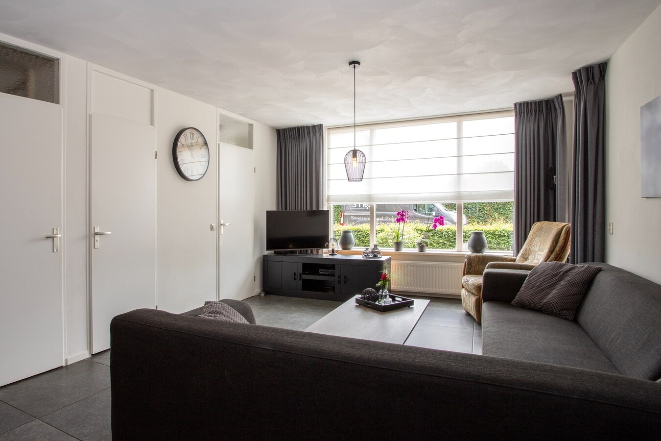 Royale gemoderniseerde gezinswoning met grote woonkamer, open keuken en vijf slaapkamers in hartje Middelbeers 