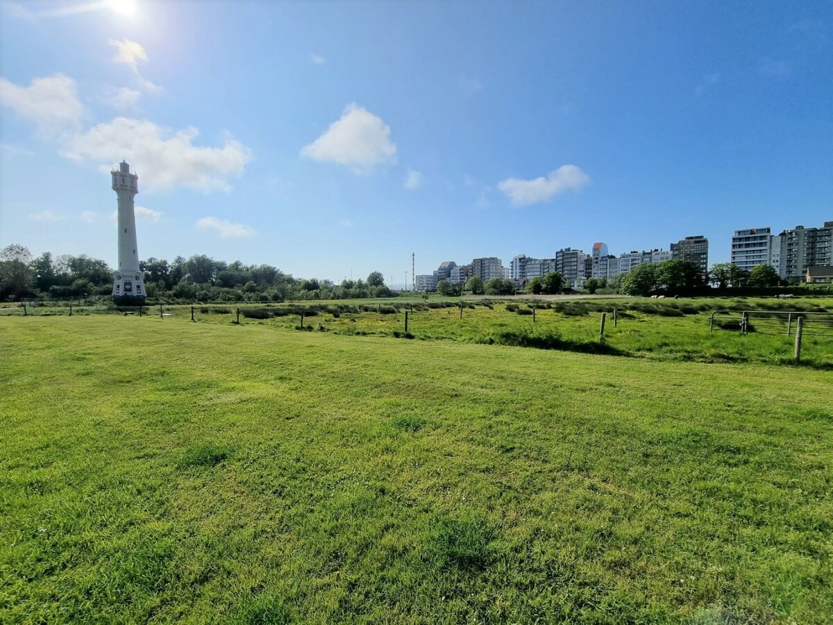 Magnifiek gelegen gezinswoning met garage &amp; oprit te Heist 