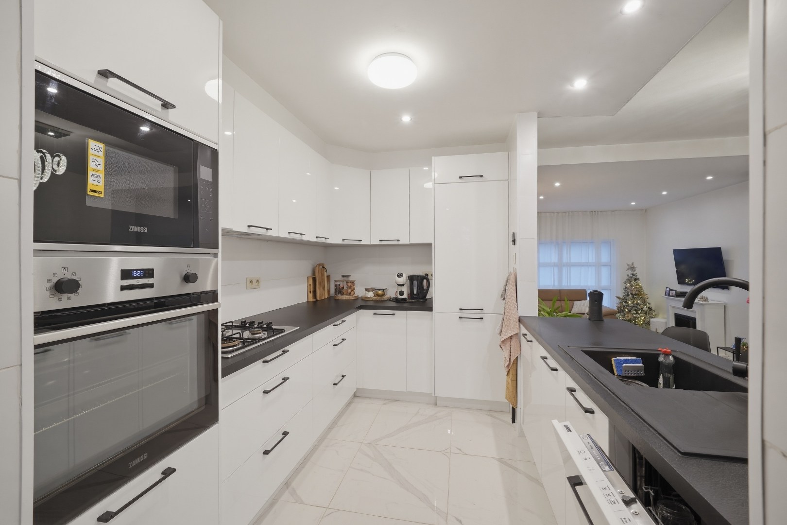 Instapklare woning met diepe tuin te Oostende 