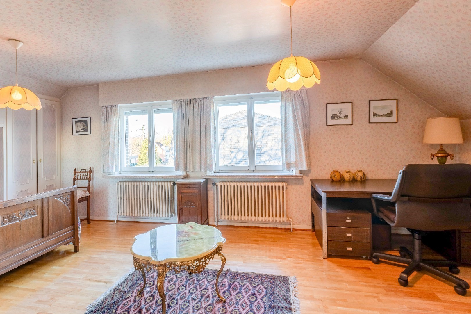 Ruime villa met 5 slp + dubbele garage en grote loods (104m²) 