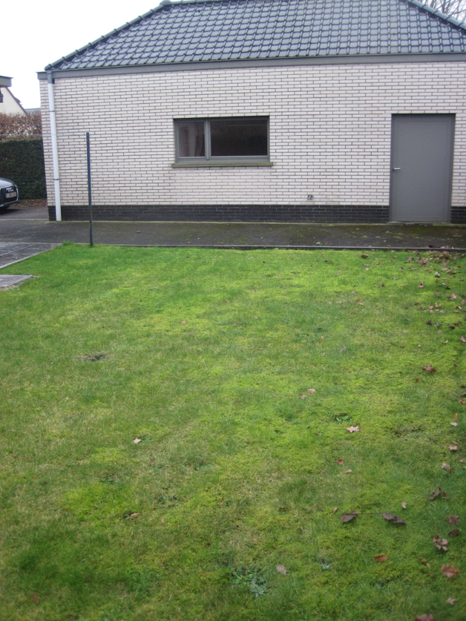 Stijlvolle en degelijke bungalow. Unieke ligging. 