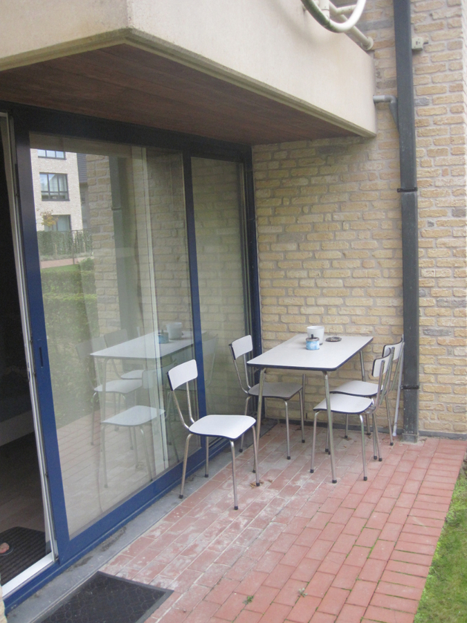 Aangenaam 1-slp-appartement nabij Station (in t groen met terras). 