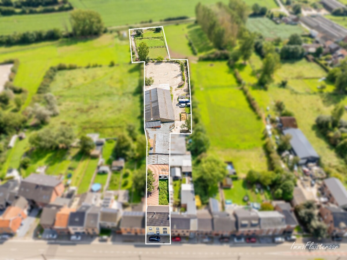 Propriété équestre avec maison à rénover à ca. 90a à Wonck (Bassenge). 