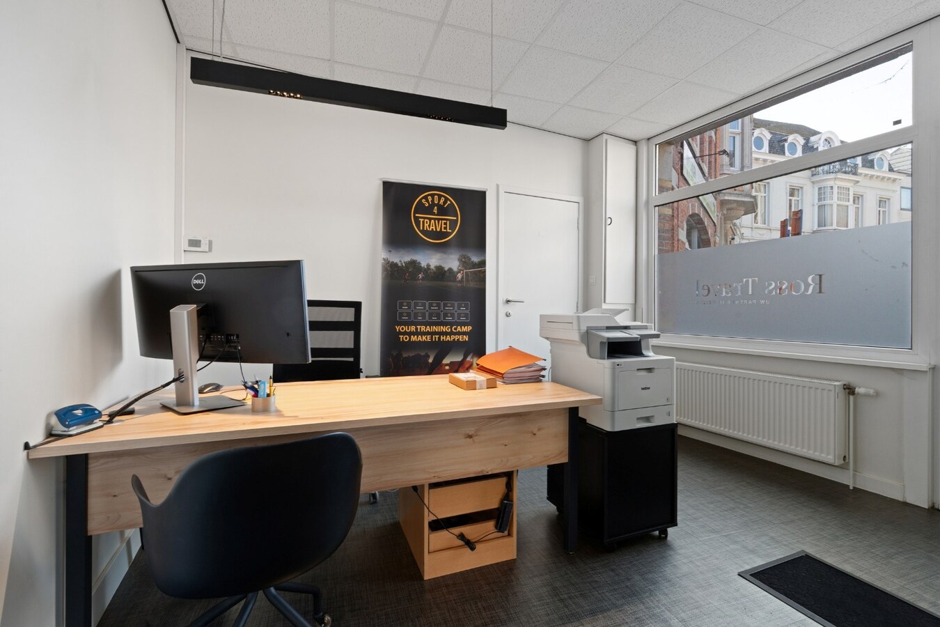 Handelswoning in centrum Zomergem! 