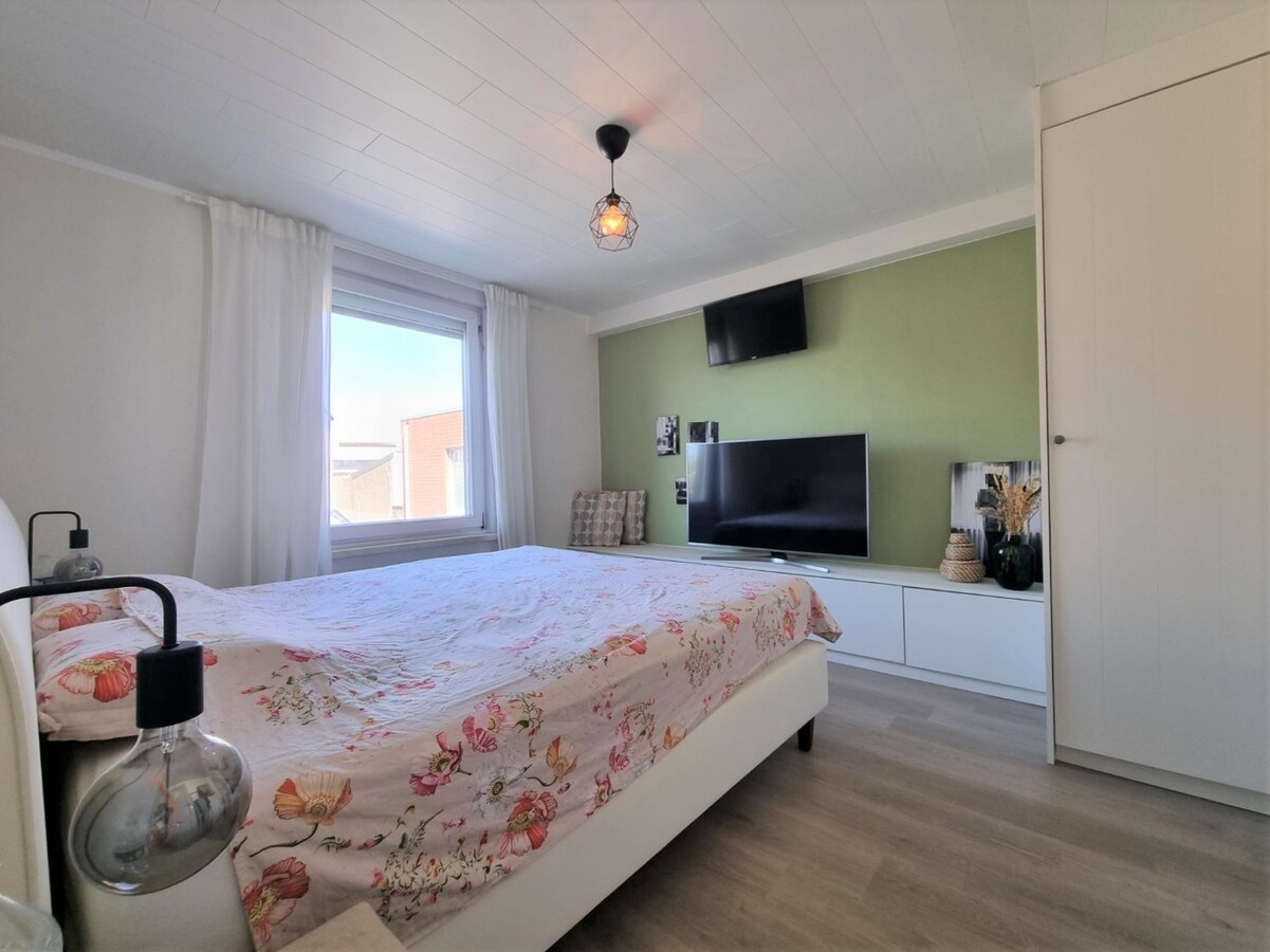 Volumineuze, lichtrijke, zeer mooie gezinswoning met tuin - Heist 