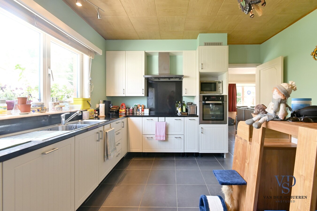 Halfopen woning in het groene Dikkelvenne 