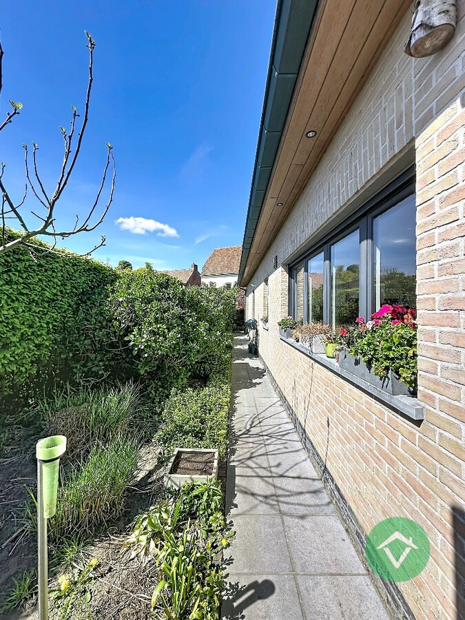 Ruime gezinswoning met dubbele garage in Koekelare 