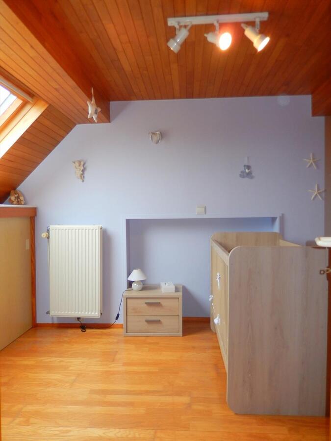 Woning met polyvalente handelsruimte te Jabbeke 