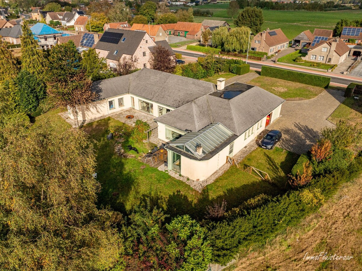 Goed gelegen ruime villa met weiland 