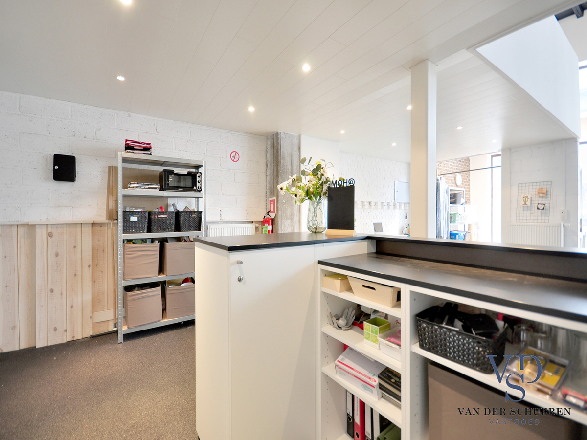 Eigentijdse loft voor wonen en werken. Opportuniteit als investeringspand ! 