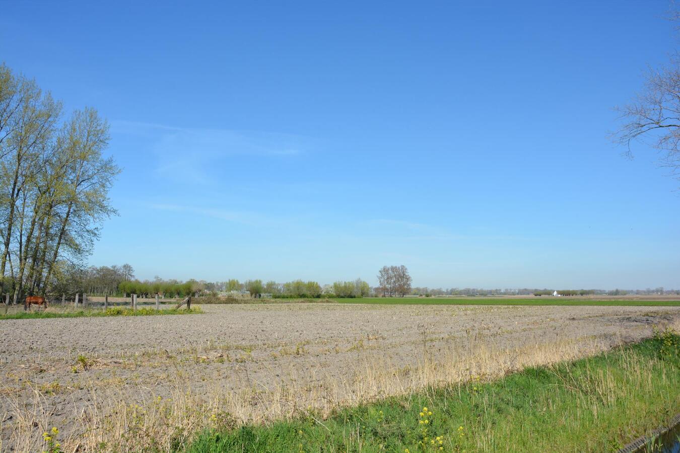 Goed gelegen stuk bouwland 