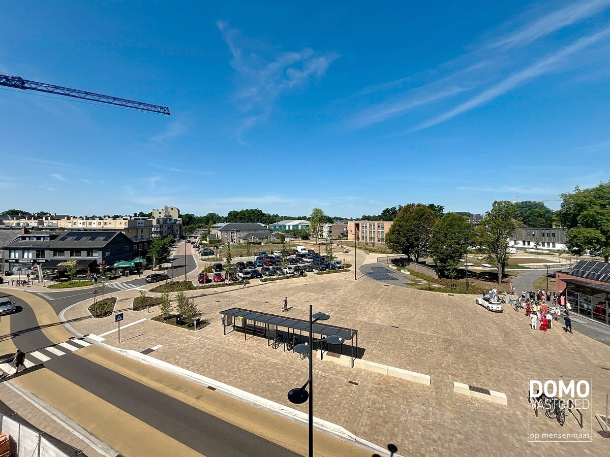 Modern nieuwbouwappartement op de bovenste verdieping met ruim terras 