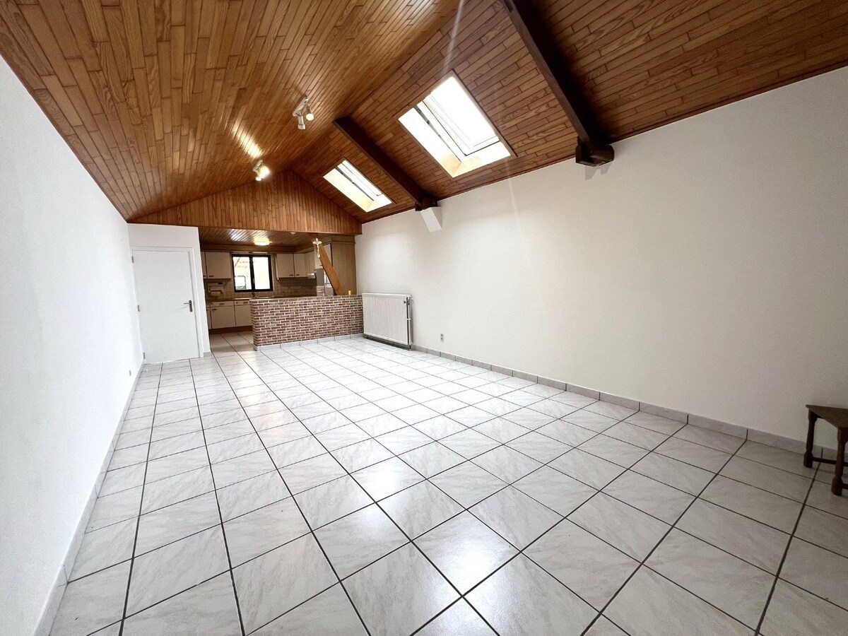Ruim appartement met terras en garage in Bierbeek 