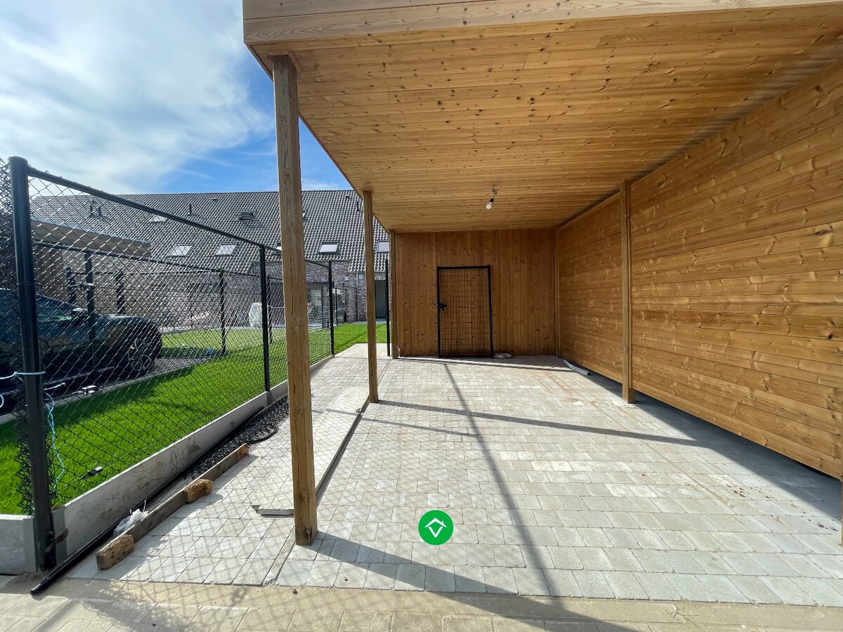 Nieuwbouwwoning in rustige woonwijk met 3 slaapkamers, tuin en carport te Lichtervelde 