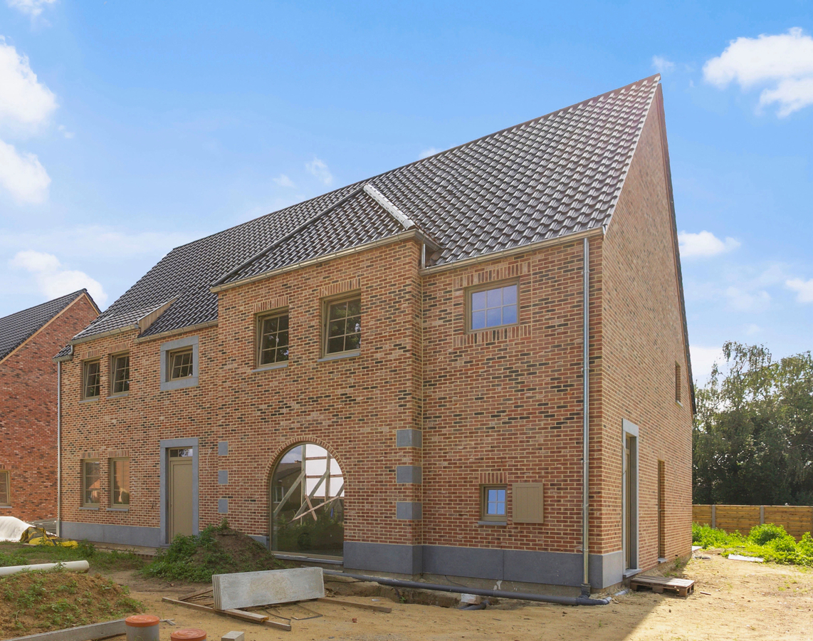 Hoogwaardig nieuwbouwproject van 4 nieuwbouw BEN-woningen op percelen van 3a95ca tot 4a05ca! 