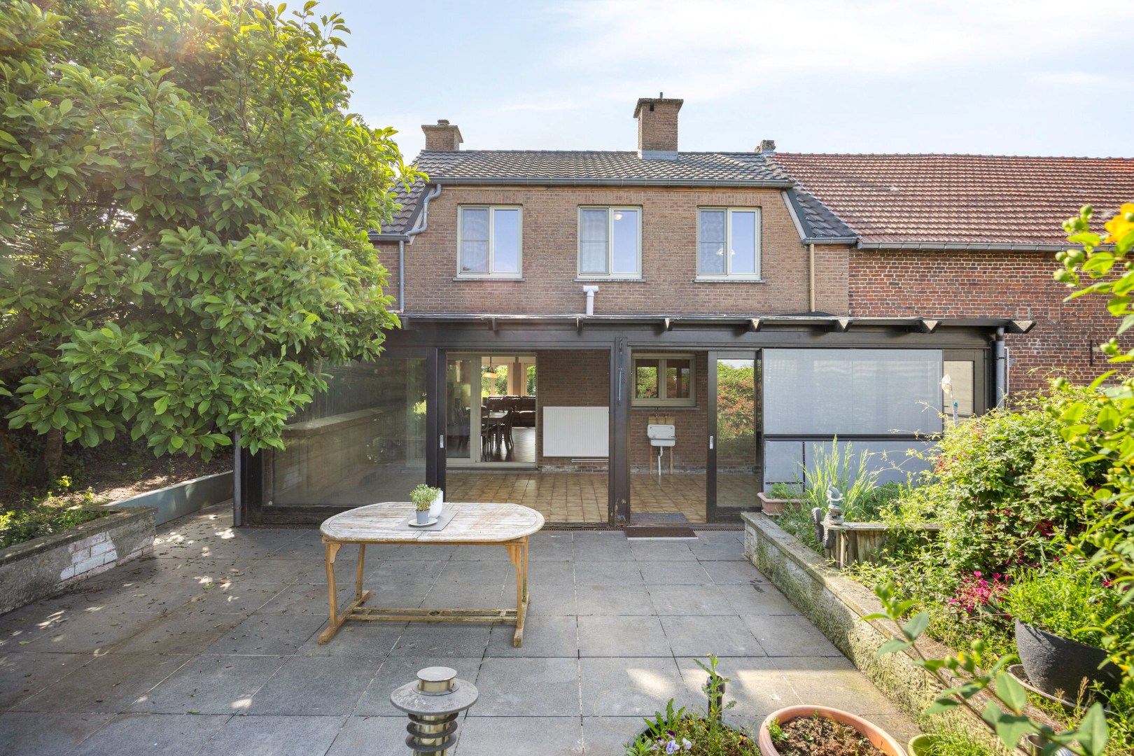 Halfopen bebouwing met 4 slaapkamers, oppervlakte 12a27ca - EPC 318 