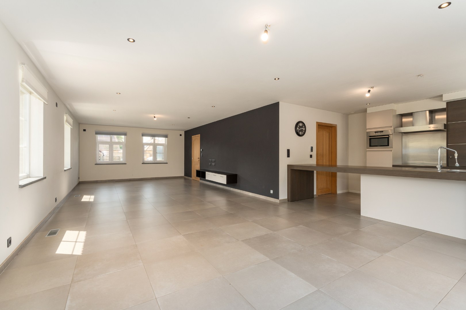 Ruime en recente halfopen bebouwing met 3 volwaardige slaapkamers 
