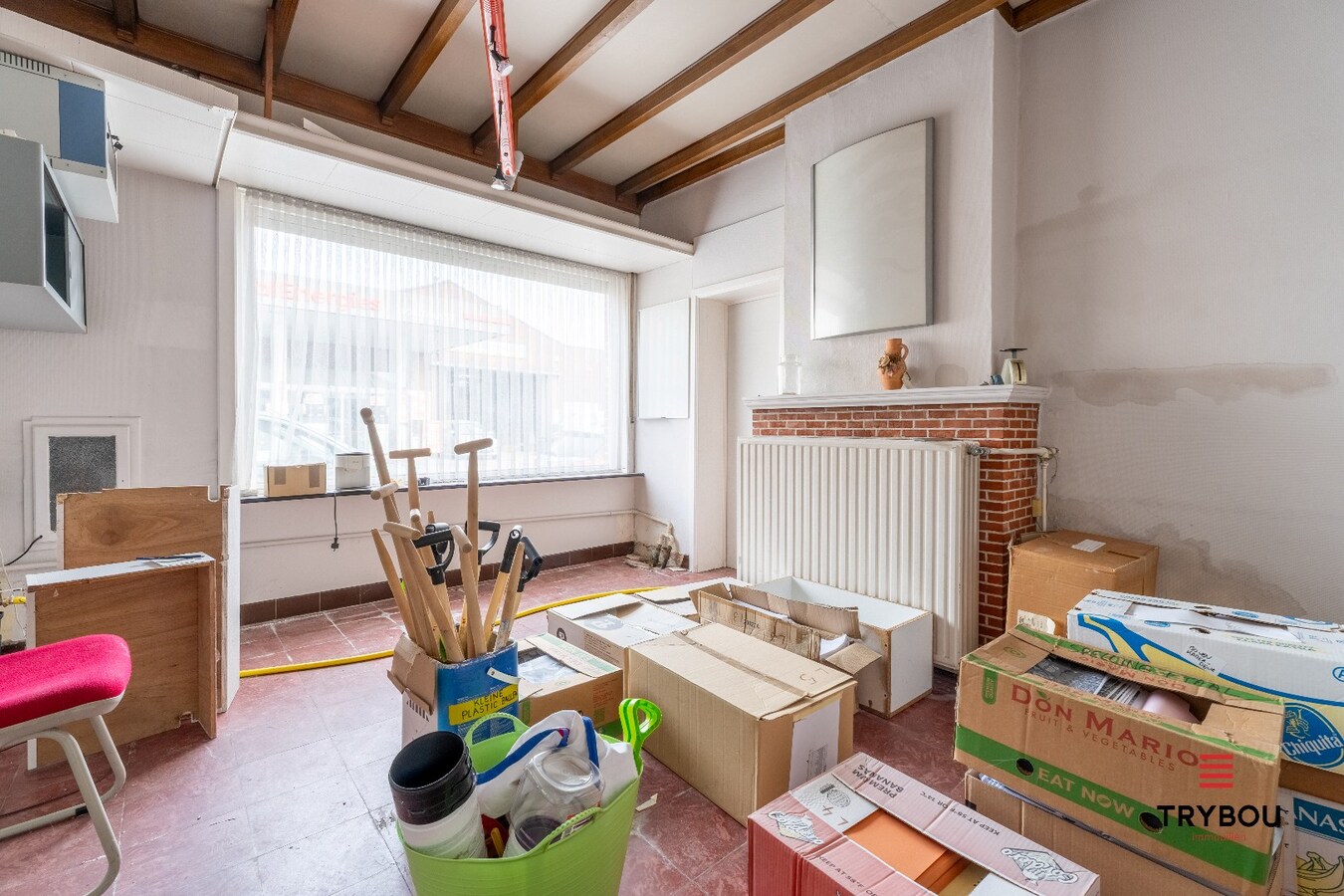 Ruime woning met winkelruimte, loods (optioneel) en garage 