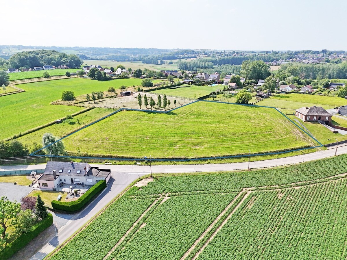 Bouwgrond voor open bebouwing op +/- 8 are te Zottegem 