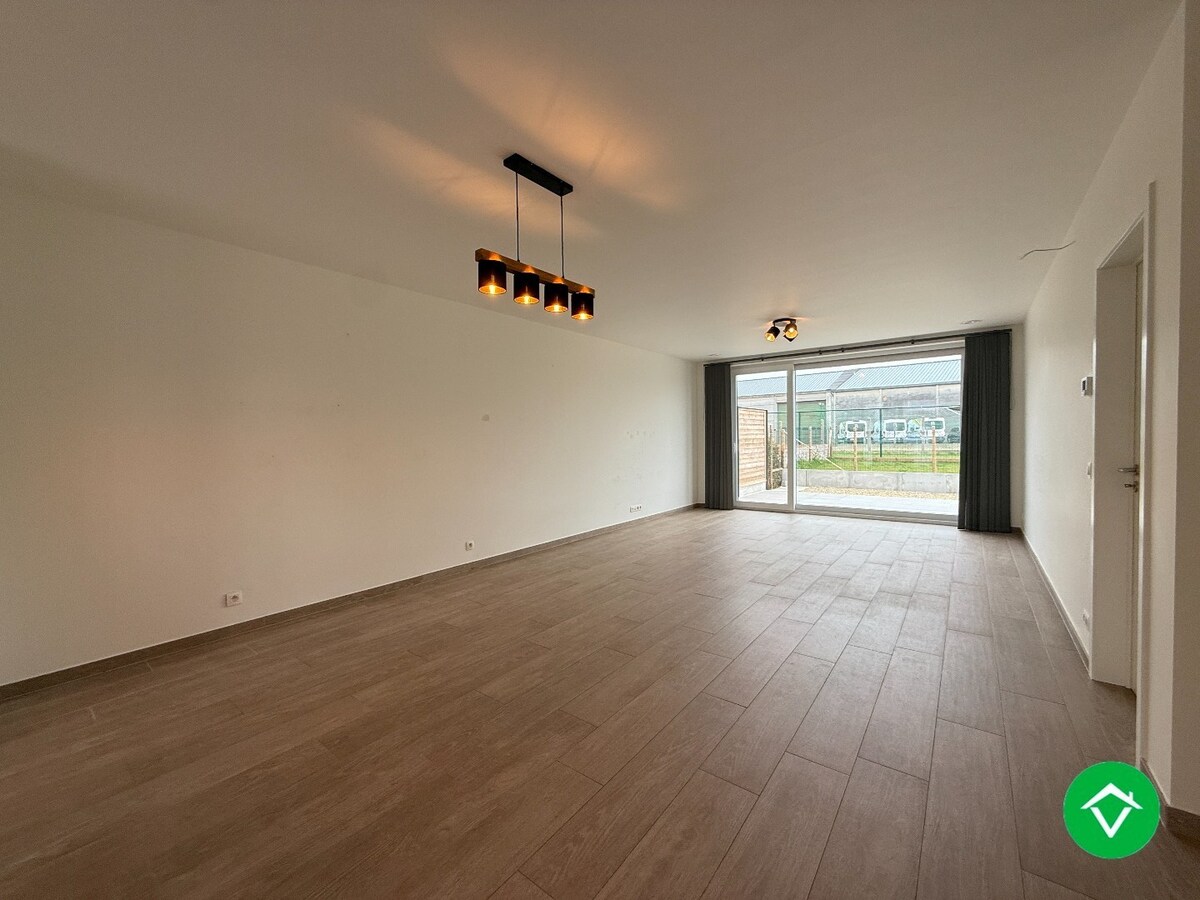 Nieuwbouwwoning met 3 slaapkamers, carport en tuin 