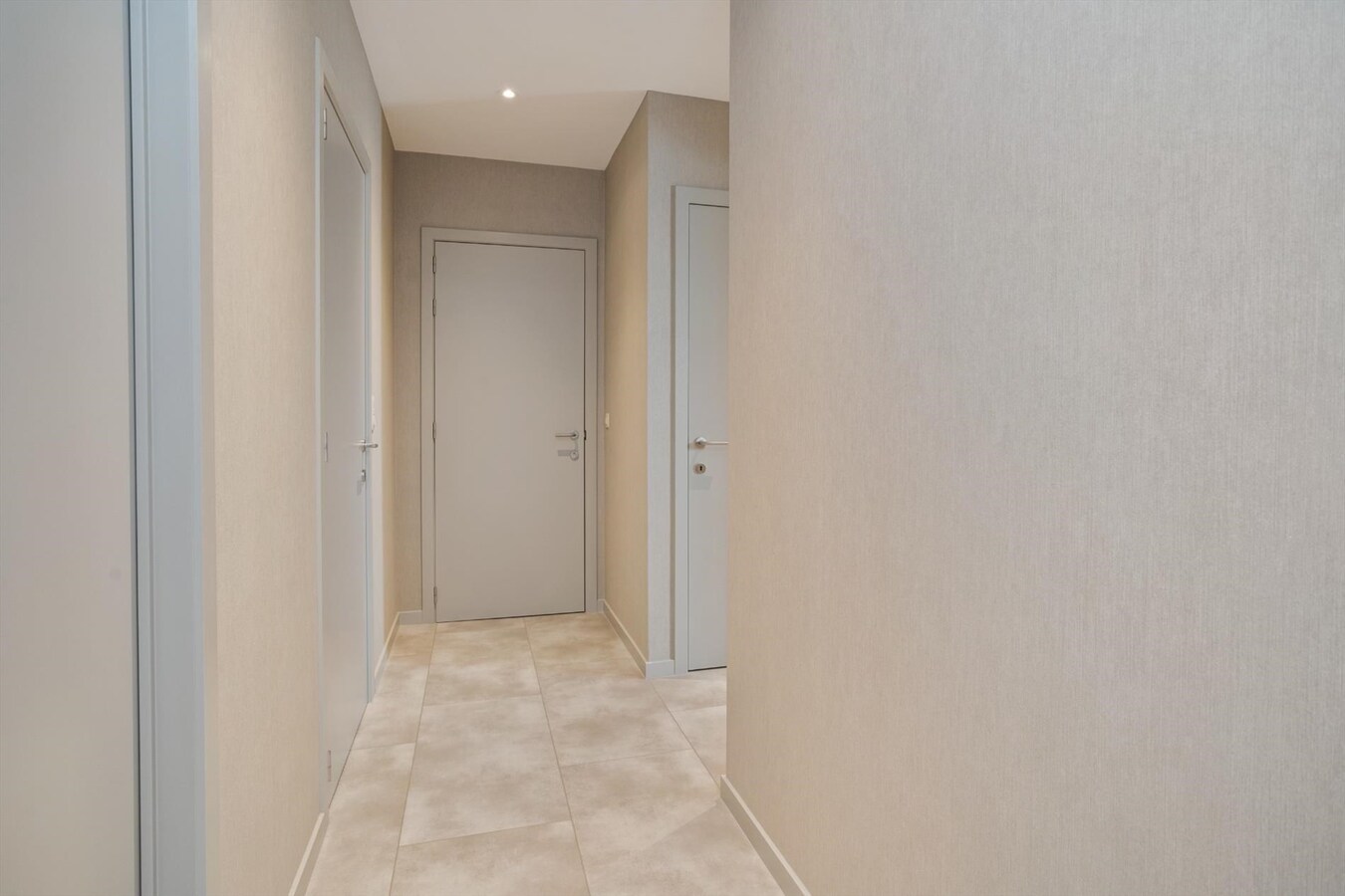 Uitstekend gelegen doorzonappartement met prachtig uitzicht 