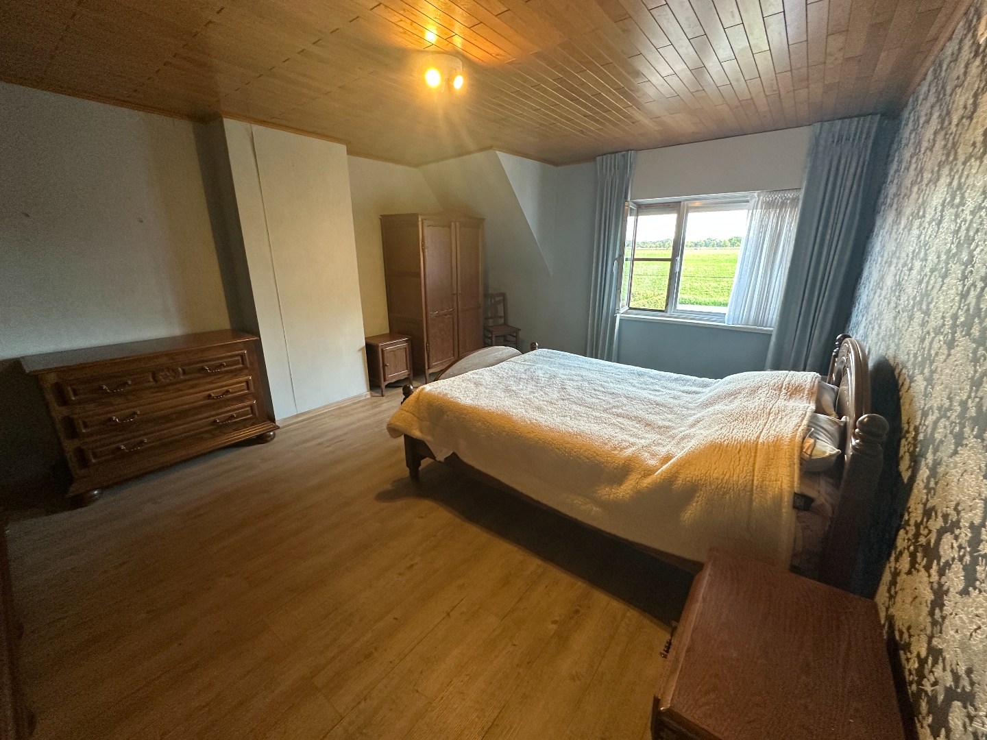 Rustige gelegen woning met 3 slpk, dubbele garage, tuin én landelijk open zicht, Ichtegem 