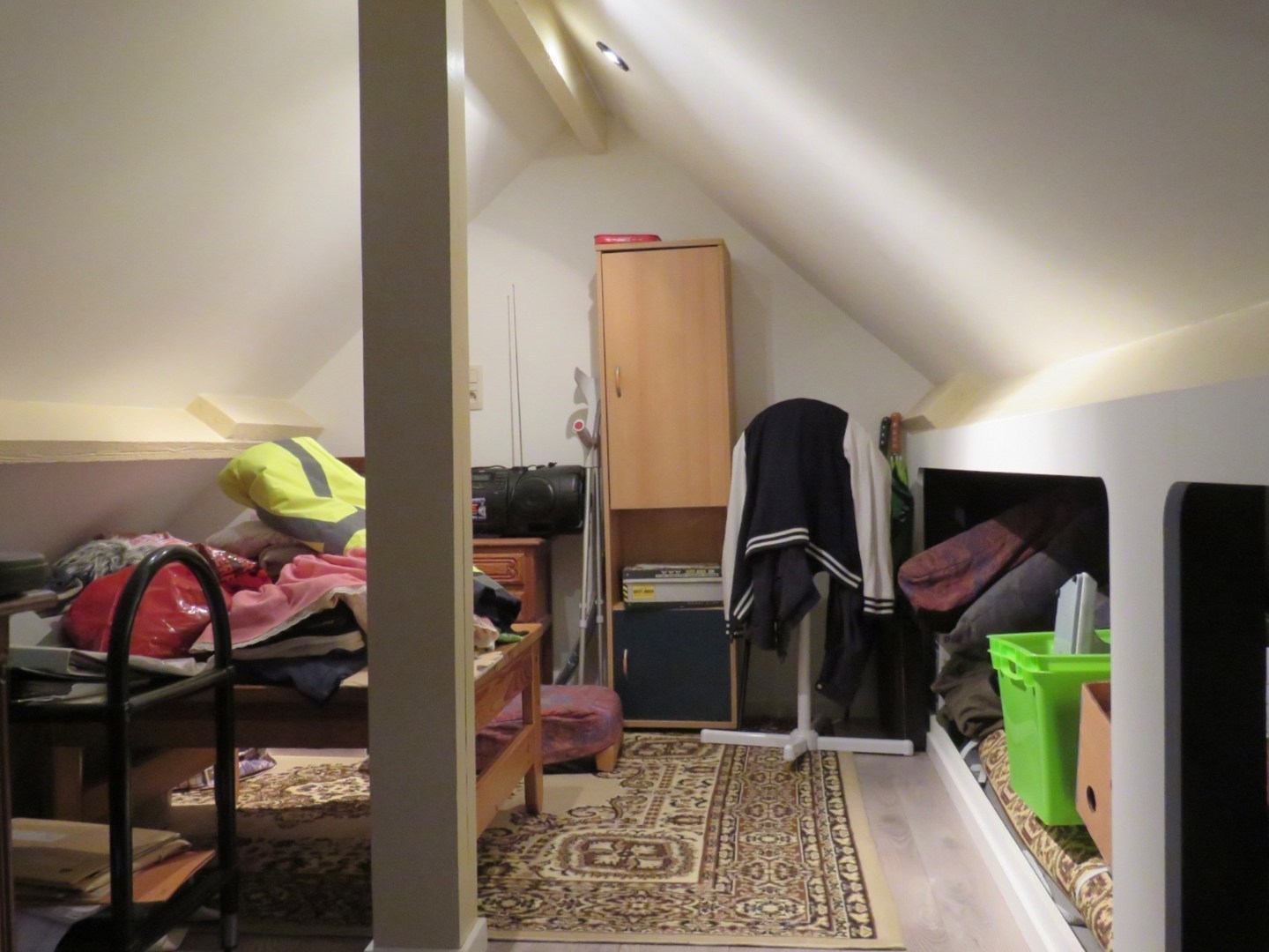 Op te frissen één (mogelijkheid tot 2) slaapkamer appartement te Merksem! 