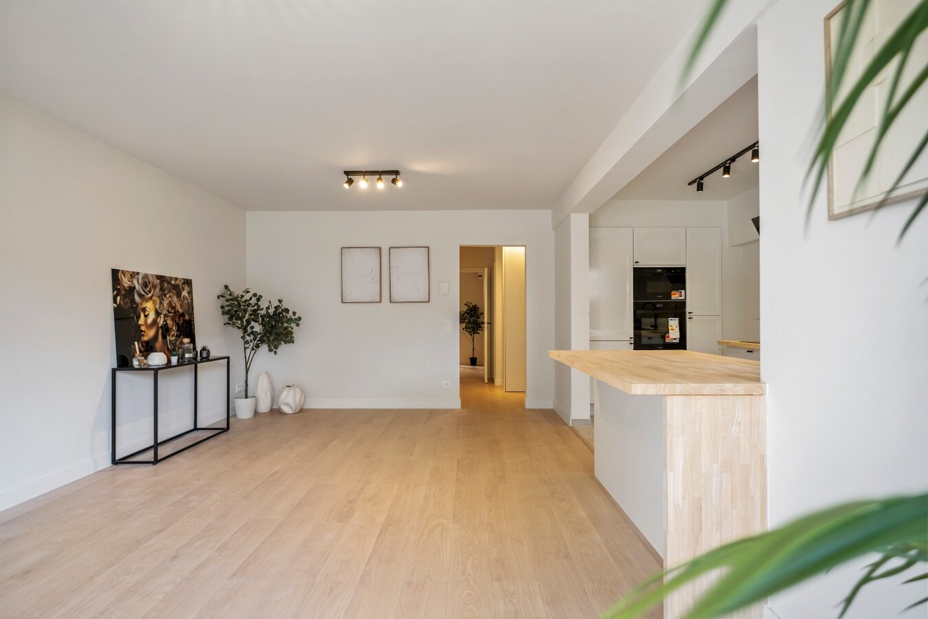 TOPLIGGING : Gelijksvloers appartement met 2 terrassen nabij de Leie te Kortrijk ! *** NONO INSPIRED *** 
