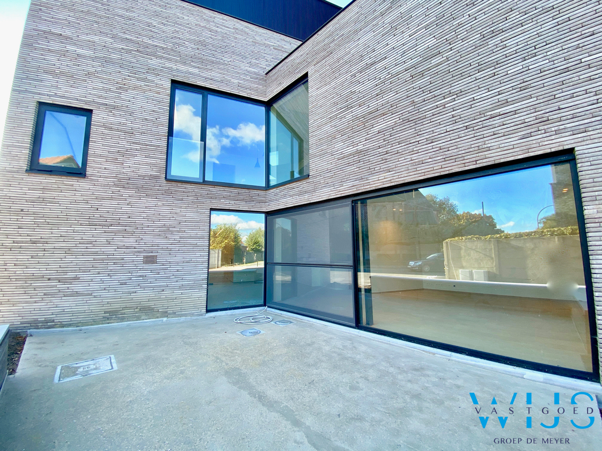 PRACHTIG gelijkvoersappartement te KLUIZEN ! 