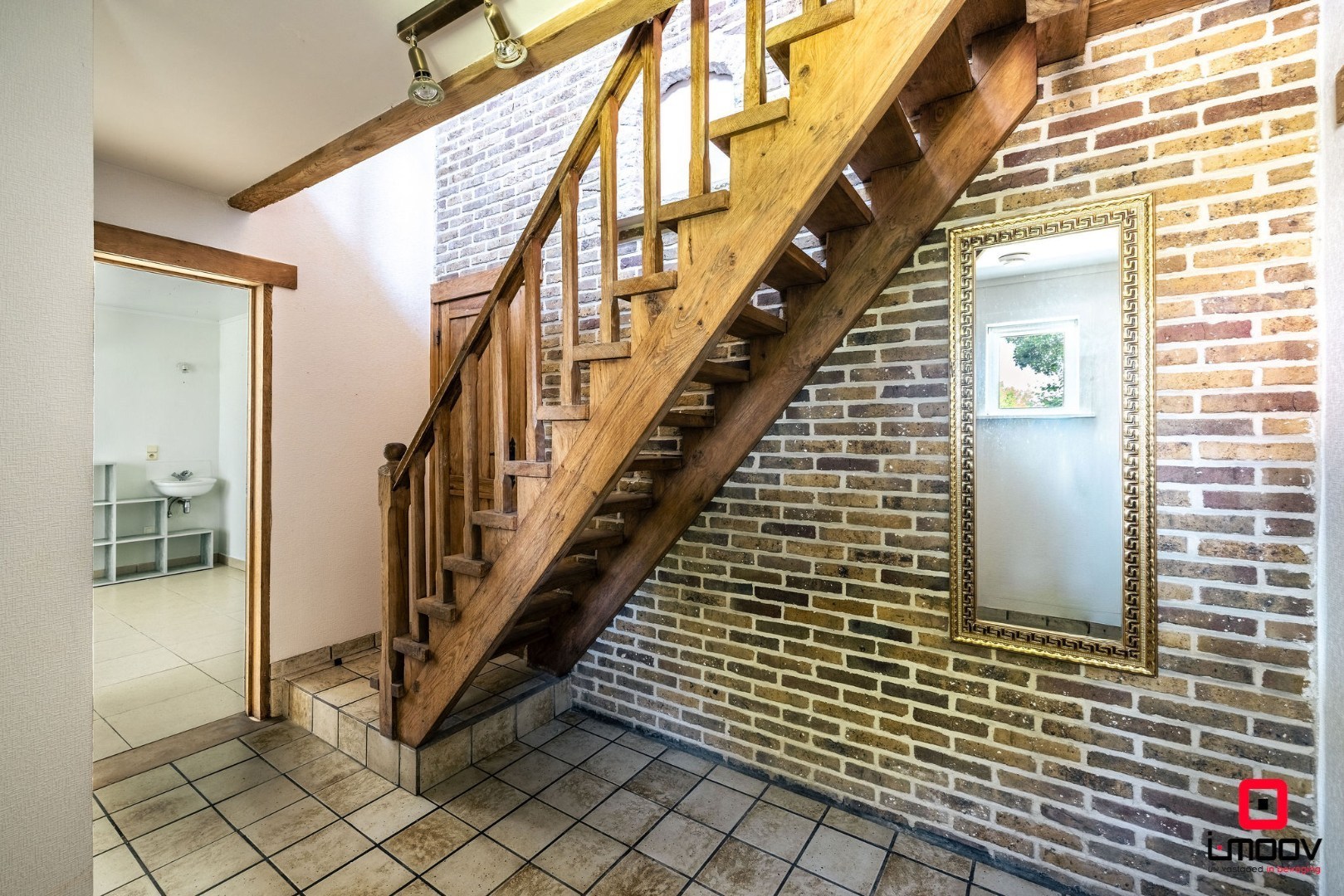 Vrijstaande woning met 5 slaapkamers en polyvalente loods te De Pinte 