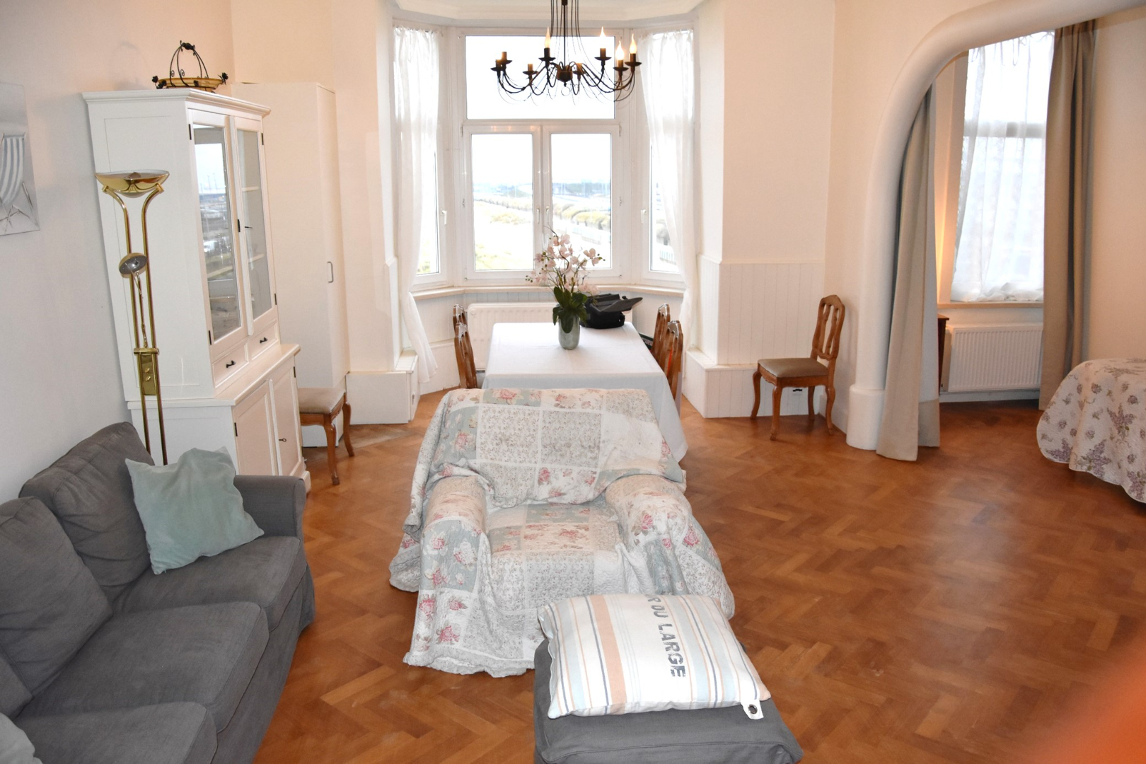 appartement met 2 slaapkamerhoeken. 