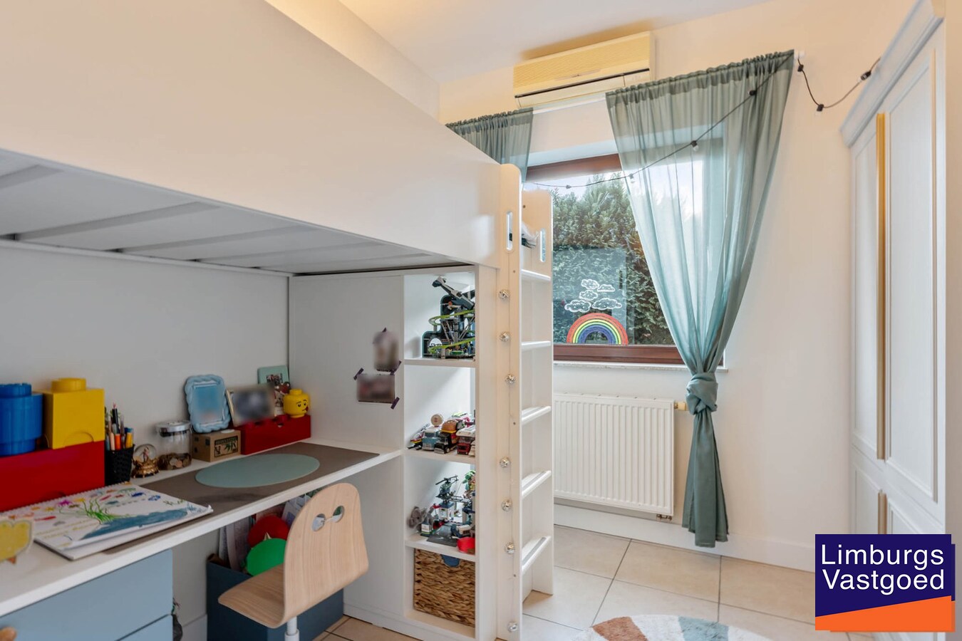 Recent Gerenoveerd appartement met tuin en terras, 2 slaapkamers, In Rekem 