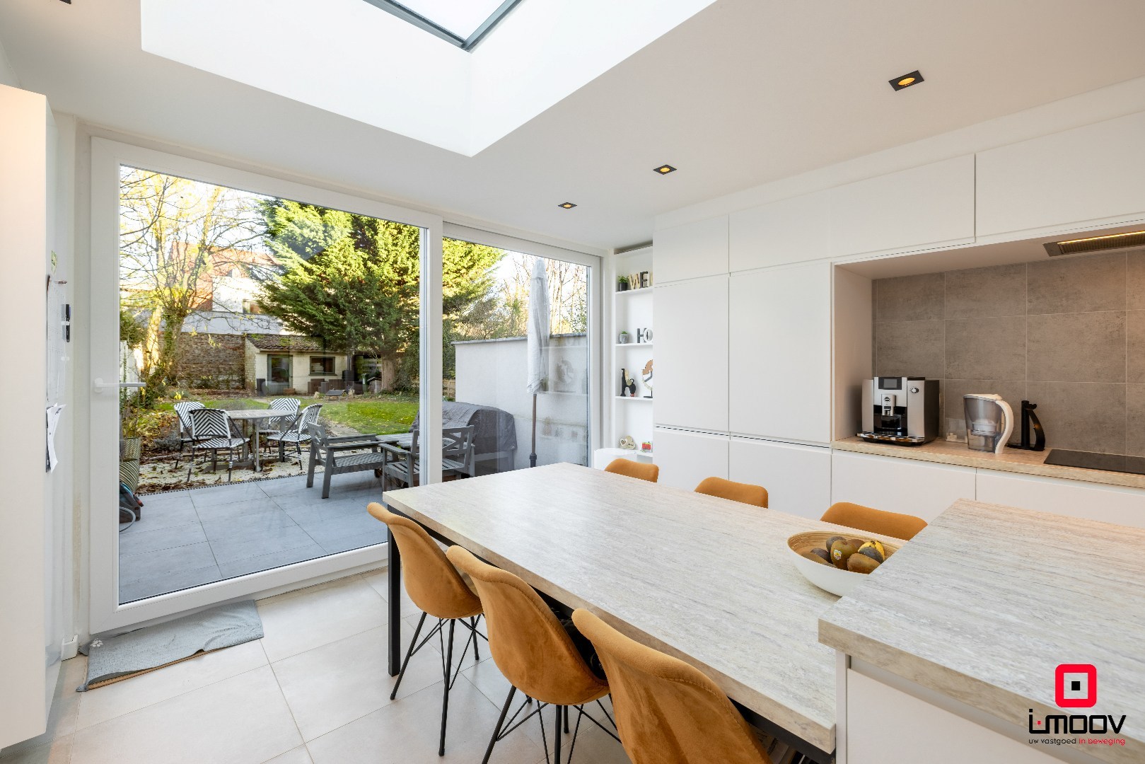 Hedendaags gerenoveerde stadswoning met lichtrijke leefruimtes en optie tot kangoeroewonen 