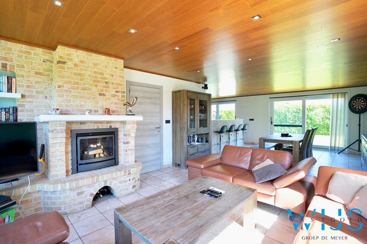 INSTAPKLAAR woonhuis op 523m² in woonwijk te Boekhoute ! 